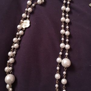 faux pearl necklace with flower very long